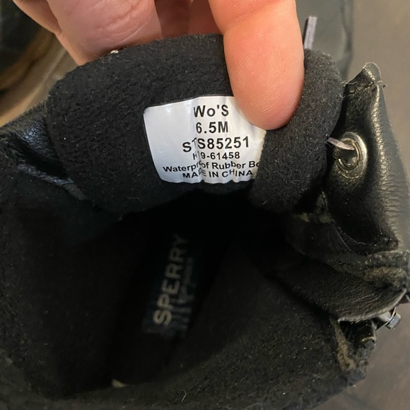 Sperry waterproof boots in black with brown rubber sole, Size: 6.5 - Picture 5 of 10